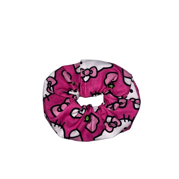 Oversized 2 Pack Hello Kitty Scrunchies - Picture 2 of 3